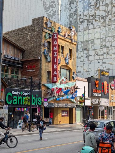 98.-PXL 20250806 191520892